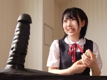 初めて見る巨根に荒々しいイラマチオされて感じてしまった田舎女子校生