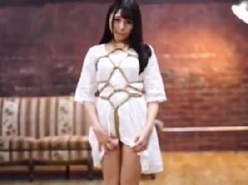 拘束されたマゾヒスティック娘が調教されすぎてぶっ壊れW