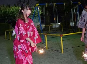 浴衣美少女を深夜の公園で強行婦女暴行!!考える間も与えないプロ痴漢の手口になす術なし!!