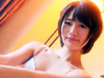 とんでもない性的欲望の持ち主の美女が性的欲望の渇きを癒す獣SEX