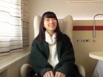 素人女子大生が謝礼に目の色を変えハメ撮り了承