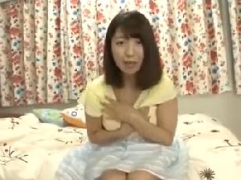 しっかりと目を見つめてくるお姉さんとゴム無しで性交→中出し射精