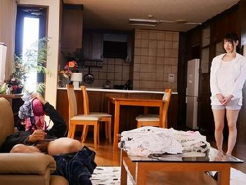 彼女の姉が実はJカップ…ブラジャーでオナニーしてるところがモロバレしてW