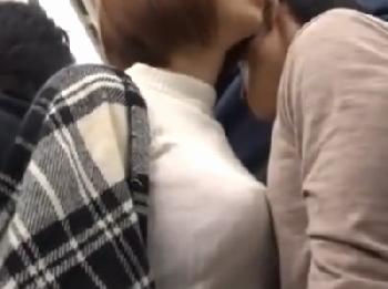 自分から巨乳をぶつけてくる逆痴漢お姉さんとカーセックス!!