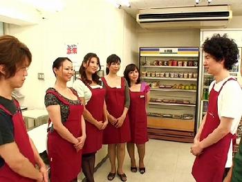 パートの中年女性たちは揃いも揃って若ペニスを狙い打ち!!