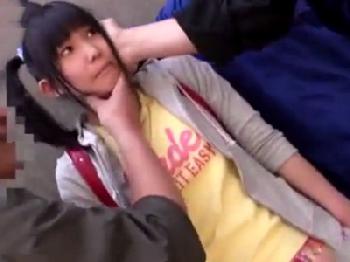 パイパン女子を誘拐→野外で性的暴行膣内射精キメる酷薄な中年男