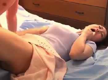 部下に残業させられなくなった夫が…その間に妻を寝取られてW