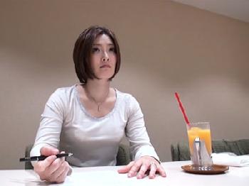 数年間も夫としばらく性交渉がない性的欲望を満たしたい人妻が初対面男のペニスで即堕ち絶頂