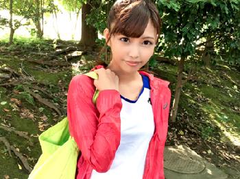 怪しみつつも男優に流される素人女子大生ナンパ!!