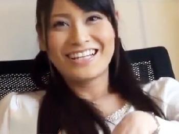 猥褻な悪戯大好き少年が親戚のお姉さんに甘えたと見せかけてバスト堪能!!