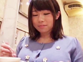 大人しそうな専門学生のはちきれんばかりの爆乳に興奮が収まらずホテルインして全力の性交