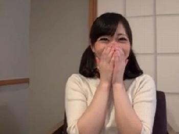 アイドルっぽい顔したツインテール美少女が想像よりもデカかったペニスに悶絶ハメ撮り