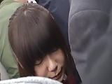 痴漢に遭遇した気の弱い女子校生が電車内で大量潮吹き