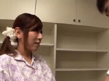 優しい若ママがダメ息子に自分の身体を使って性指導