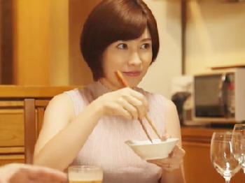 夫が出張で不在中に本能のまま浮気性交に明け暮れる淫らな人妻