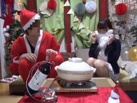 ナンパした素人娘を自宅に連れ込みサンタコスプレでハメた一部始終を盗み撮り