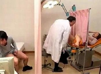 隣に夫がいるのに絶叫しながら悪徳医者ペニスで狂乱する性的感度が凄く良好な人妻W