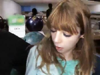 ハーフギャルをノーパンバイブ固定で連れ回してボウリング場性交