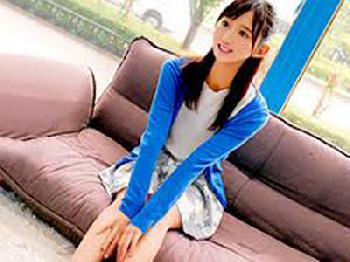 男優巨根を挿入されて気持ちよさに抗えない素人美少女