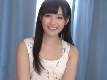 透き通る白肌の清純娘が性行為で連続昇天!!