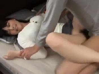 現役女子大生の家庭教師を親の居ない隙を狙って強姦→ゴムなし挿入膣内発射