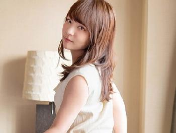 幼い顔なのに妖艶な表情も見せるスレンダー美少女とのたっぷり2時間SEX