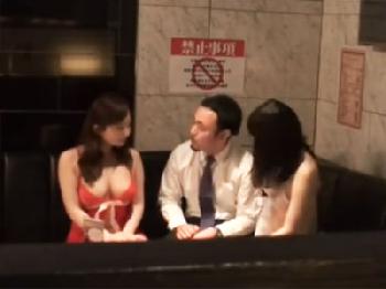 検査の為に採精室に入ったら痴女ナースがお出迎えW