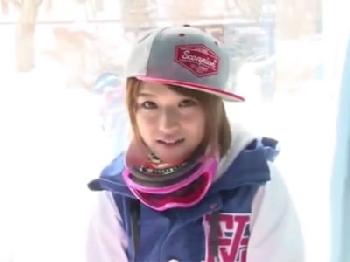 彼氏持ちのクォーター美少女がマジックミラー号内で他人棒に陥落イキ