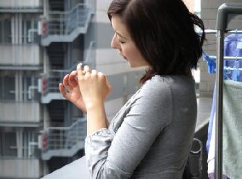 最初は夫のためだった…夫の上司のそそのかされた妻がだんだんと快楽のために