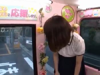 素股だけと聞いていたのに女子大生4年にぬるっと挿入して射精までハードピストン