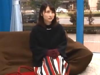 セレブ人妻を無料マッサージと称しナンパ→マジックミラー号に連れ込み挿入成功