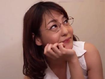 痴女お姉さんが巨根に興奮して精液欲しがる