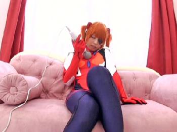 惣流・アスカ・ラングレーがプラグスーツを着衣のままでコスプレ種付け交尾