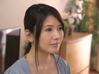 コスプレイヤーの黒パンストを破って着衣性交中出し