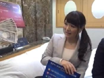 だんだんと金銭感覚と貞操観念が崩れていく女性会社員