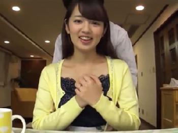 可愛い系の顔立ちなのに色気も併せ持つお姉さんをゴム無しで挿入して女陰へ直射精