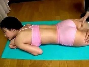 淫らな姿で自宅ヨガをやってるエチエチ姉!!完全に男を誘ってる姿に性的興奮肉親タブー交尾