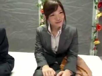 謝礼金に惑わされ仕事仲間と直ちに性行為する女性会社員