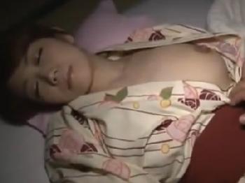 和服素人人妻を夜這い→性的暴行膣内射精!!
