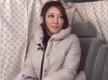 南青山でセレブ人妻ナンパ→電動マッサージ器当てたら性的欲望が煽られたのでホテル直行膣射交尾!!