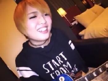 ナンパしたムチッとした刺激的なカラダの金髪ショートヘアのギャルと膣内射精ハメ撮り