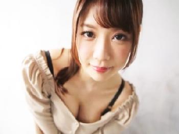 腰はくびれて胸は巨乳の美少女がハードピストンピスにおっぱいをプルンプルン揺らして恍惚アクメ