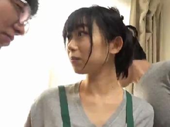 家事代行サービスのスレンダー美女が欲情男コンビに挿入され強制3P