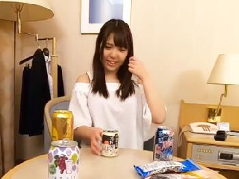 酔っぱらい美少女の潮吹きまくり卑猥性交