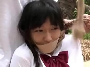 残忍なまでに強制イラマで性的凌辱される女子校生