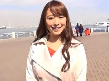 凄く綺麗なお姉さんが男性宅を訪問してエロメイドコスプレで精液搾り取り