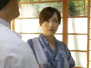 一人旅の混浴温泉で偶然出会った男の絶倫男根に恍惚アクメする美魔女