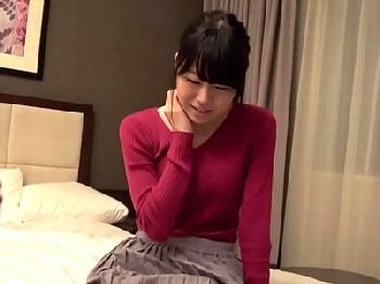 新宿駅前でナンパした真面目で大人しそうな素人さん…細見貧乳を揺らして喘ぎっぱなしW