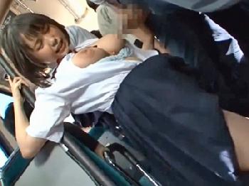 エスカレートした痴漢に凌辱されるボイン女子校生