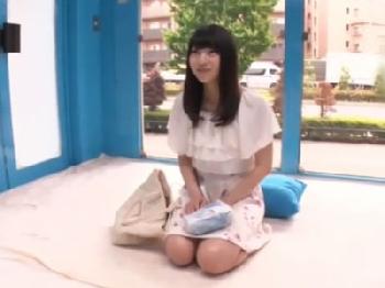 清楚系な素人美女が全身媚薬オイル塗れでマジックミラー号挿入されてアクメ顔披露